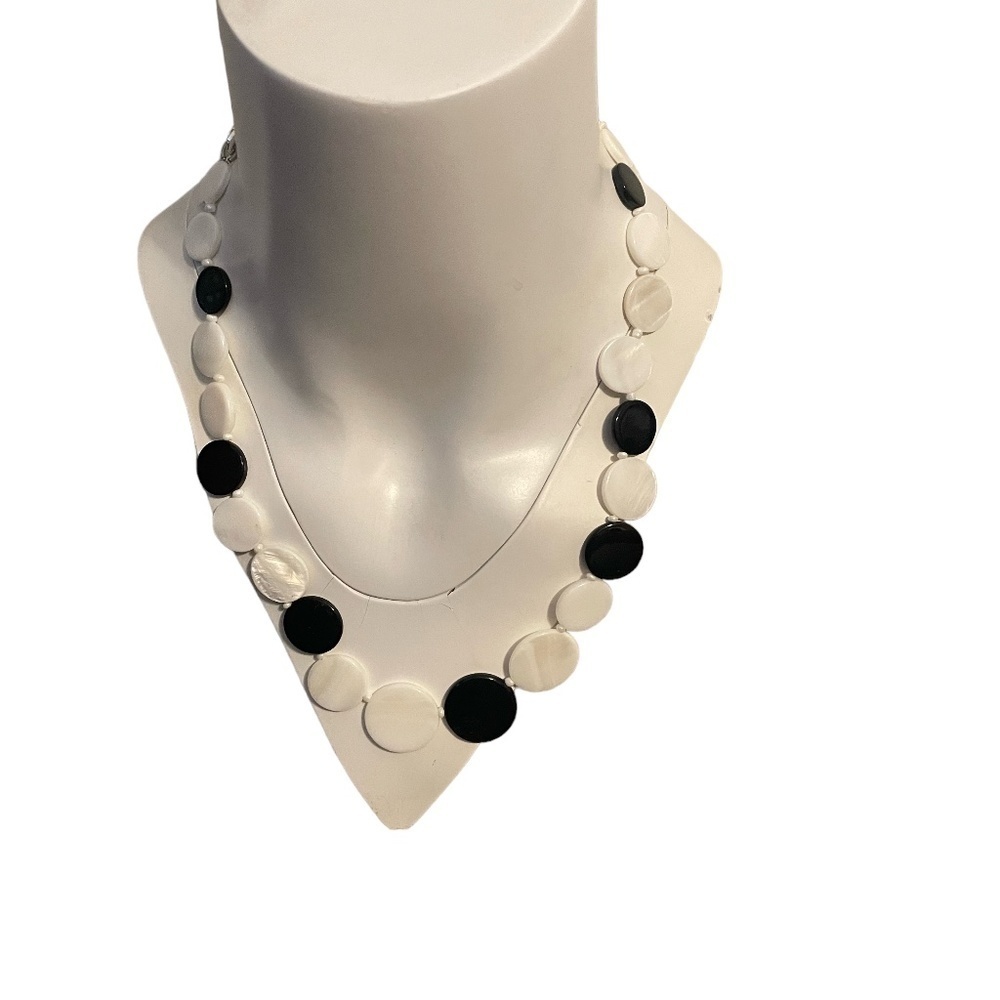 NWOT Black and white Jade Necklace